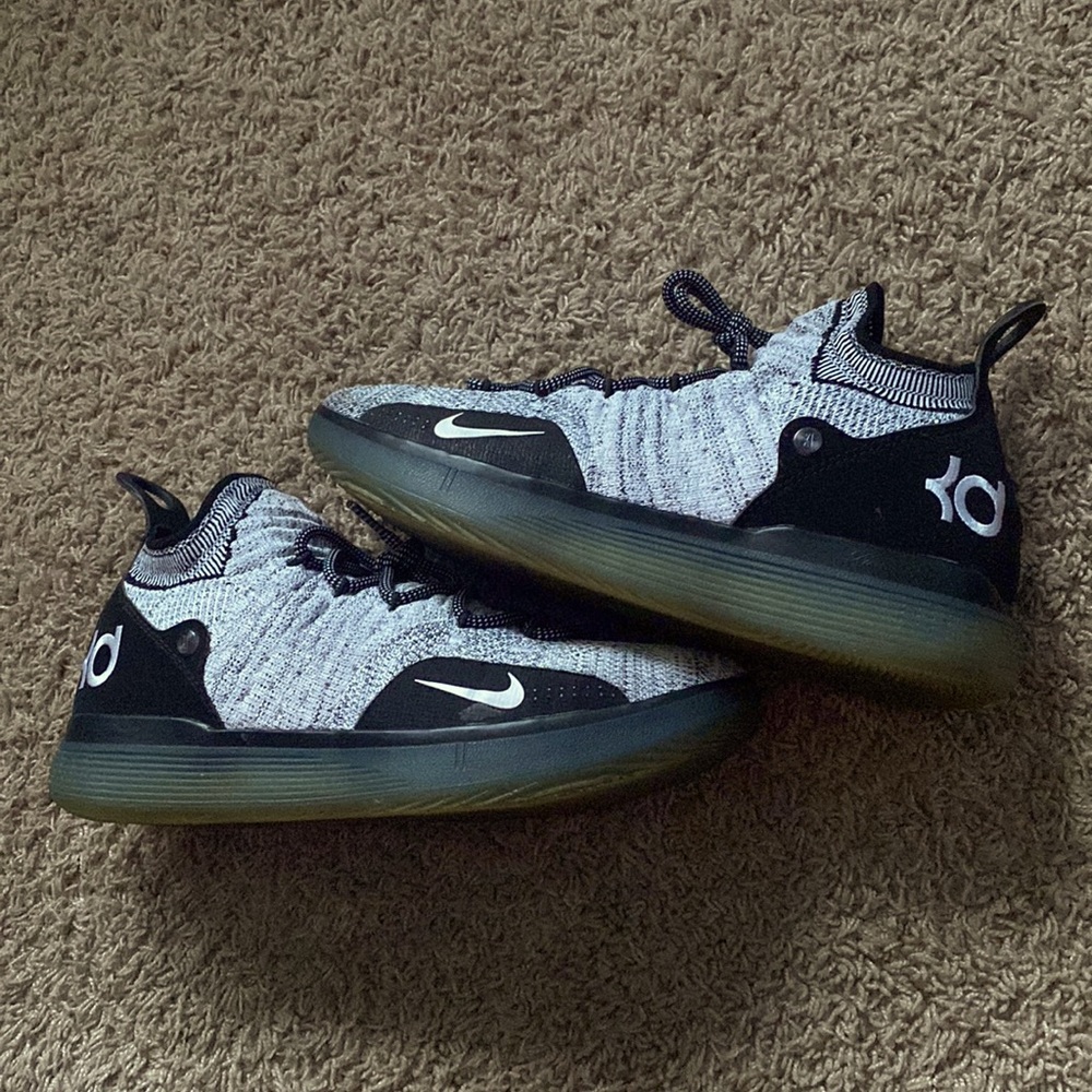 Zoom KD 11 White and Black